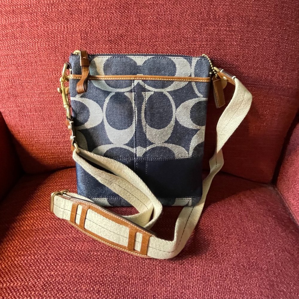 Coach  - Navy Signature “C” Logo Crossbody bag